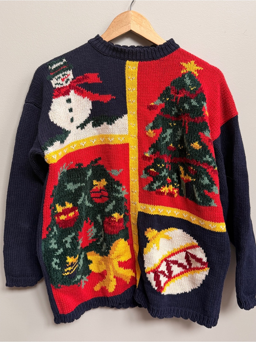 AS IS READ DESCRIPTION Navy & Red Holiday Knit